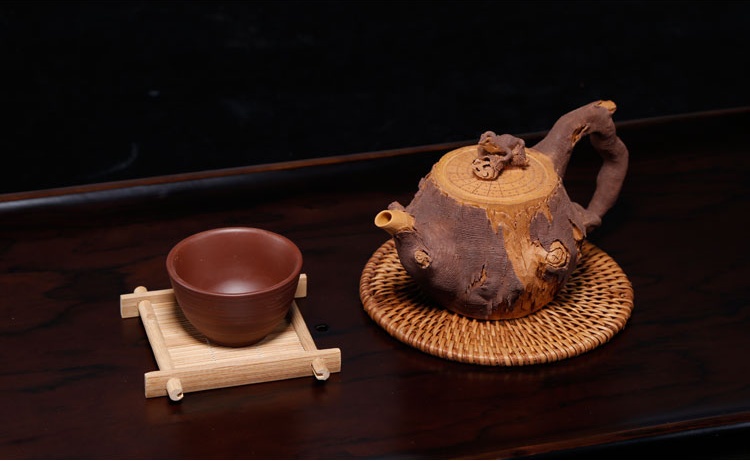 仿木外皮紫砂壺，創(chuàng)意木樁手工雕刻紫砂壺