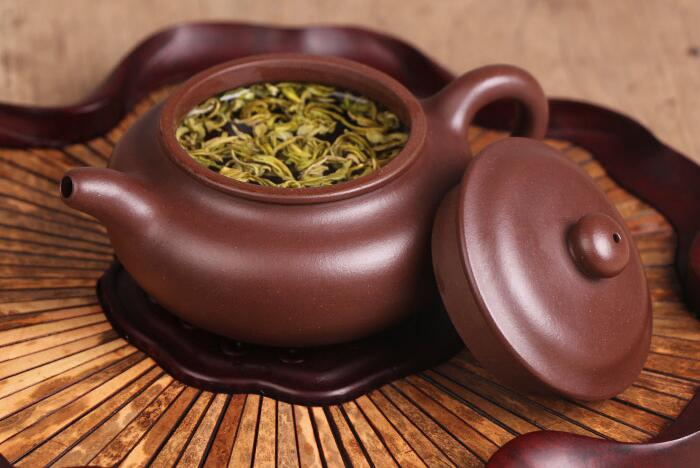 紫砂壺如何開壺，正確的<a href=http://www.silkroadstores.com/chaju/zisha/ target=_blank class=infotextkey>紫砂壺開壺</a>方法